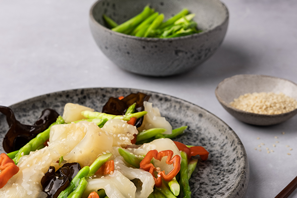 Wok with Atlantic Cod Fish Maw and asparagus